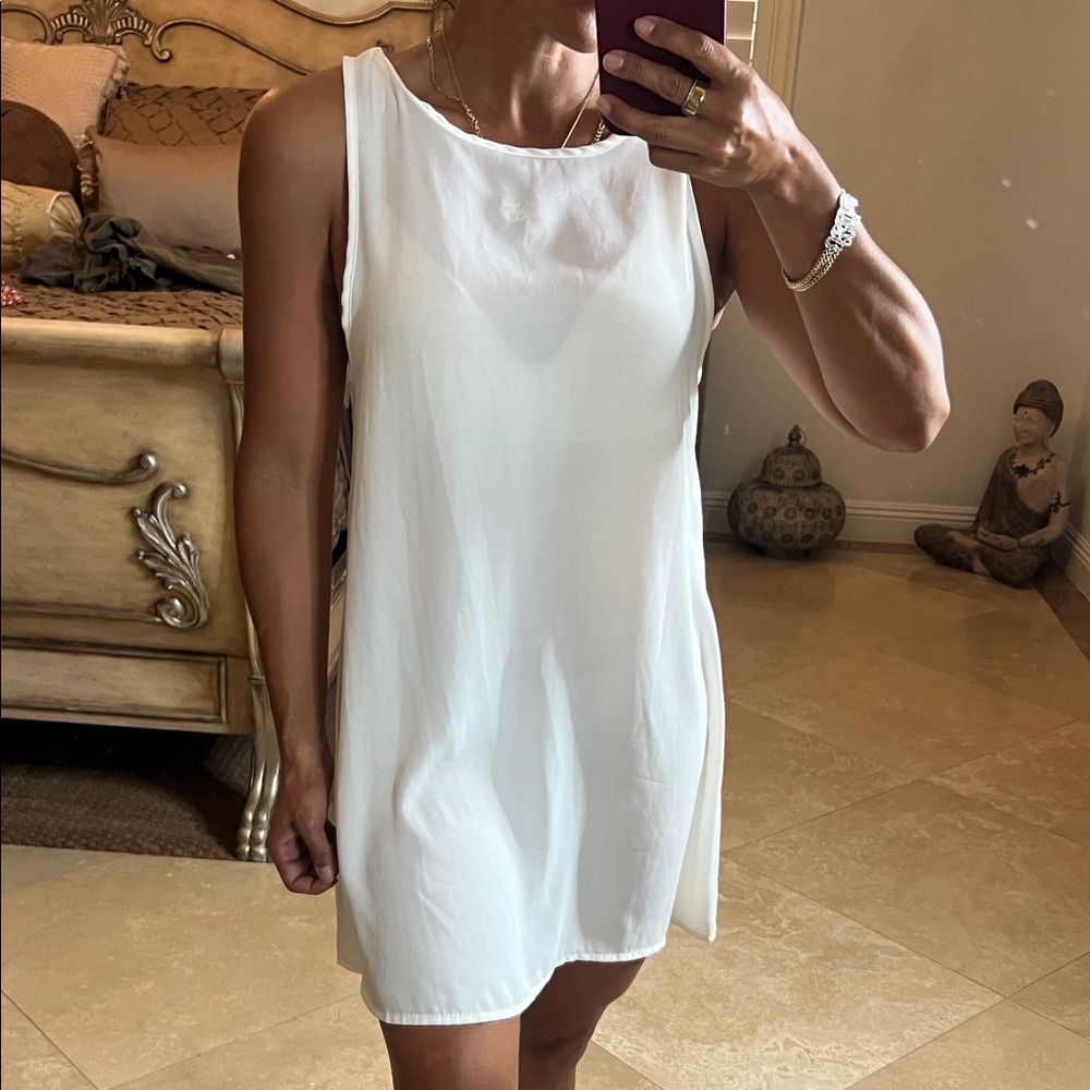 💕Elegant White Sleeveless Dress💕